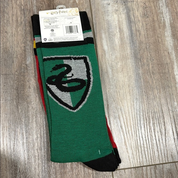 Wizarding World Harry Potter Slytherin & Gryffindor sock set NEW - Picture 2 of 4